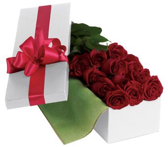 This hollywood style box of premium red roses is a luxury item of the highest quality its roses only. Twelve long stem roses in a classic box.
