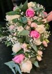 Fully-wired-teardrop-bridal-bouquet