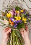 photodune-12418134-hands-of-florist-making-bouquet-spring-flowers-xs